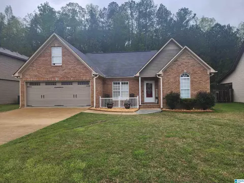 305 Oak Leaf Cir, Pell City, AL 35125