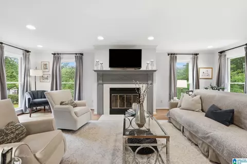 1845 Saulter Rd, Homewood, AL 35209