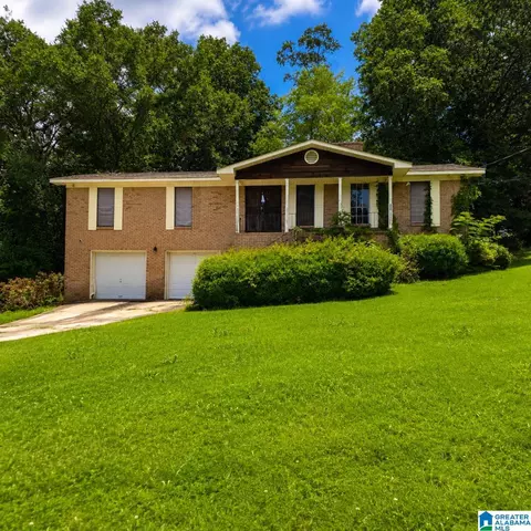1341 Dewanna Ln, Bessemer, AL 35022
