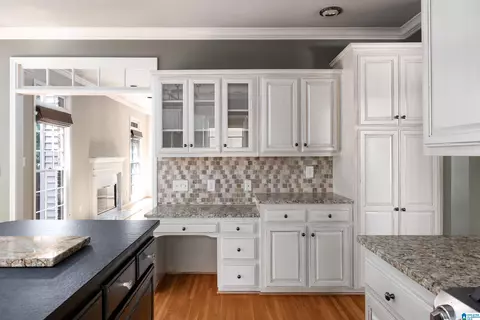 Kitchen - 4516 Eagle Point Dr, Birmingham, AL 35242 photo 6 of 7