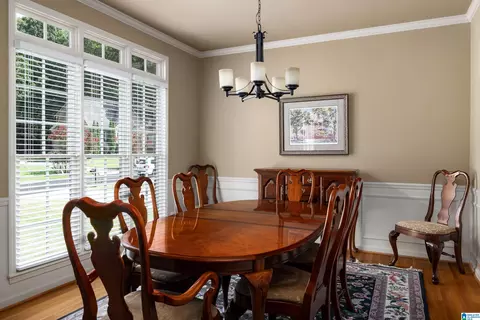 Dining - 4516 Eagle Point Dr, Birmingham, AL 35242 photo 3 of 4
