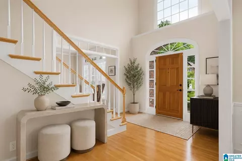 Entry Way - 4516 Eagle Point Dr, Birmingham, AL 35242 photo 7 of 7