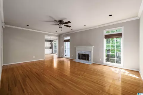 Living - 4516 Eagle Point Dr, Birmingham, AL 35242 photo 2 of 4
