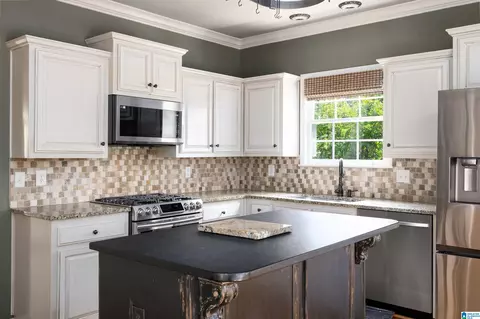 Kitchen - 4516 Eagle Point Dr, Birmingham, AL 35242 photo 3 of 7