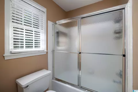 Bath - 4516 Eagle Point Dr, Birmingham, AL 35242 photo 8 of 13