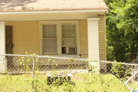 1426 Thomason Ave, Tarrant, AL 35217
