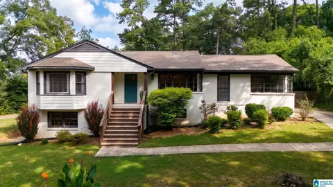 304 Cherokee Dr, Trussville, AL 35173