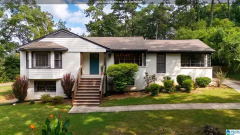 304 Cherokee Dr, Trussville, AL 35173