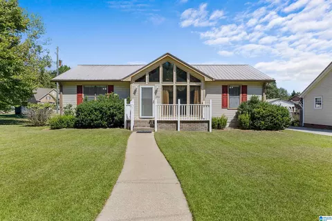 1004 Hickory St, Moody, AL 35004
