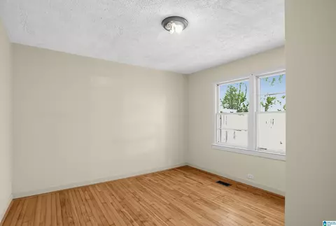 Bedroom - 504 Roebuck Dr, Birmingham, AL 35215 photo 3 of 3