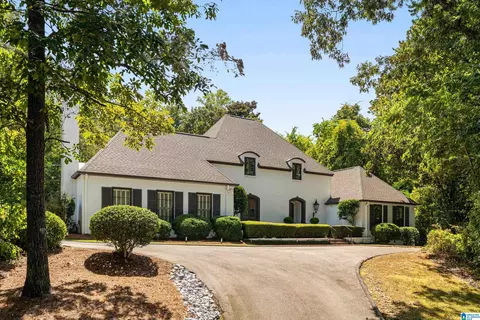 4406 Briar Glen Cir, Cahaba Heights, AL 35243