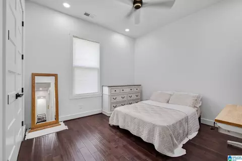 Bedroom - 105 Crest Loop Rd, Clanton, AL 35045 photo 7 of 8