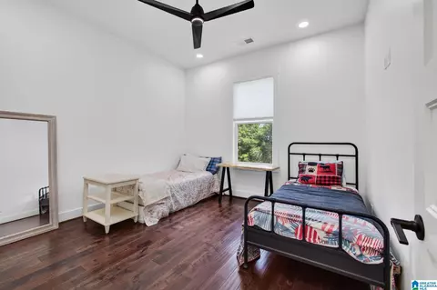 Bedroom - 105 Crest Loop Rd, Clanton, AL 35045 photo 3 of 8