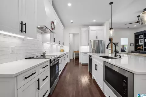 Kitchen - 105 Crest Loop Rd, Clanton, AL 35045 photo 1 of 2