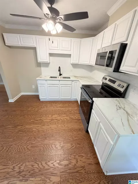 Kitchen - 137 Randall Cir, Clanton, AL 35045 photo 2 of 2