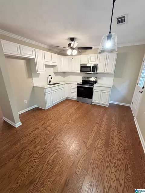 Kitchen - 137 Randall Cir, Clanton, AL 35045 photo 1 of 2