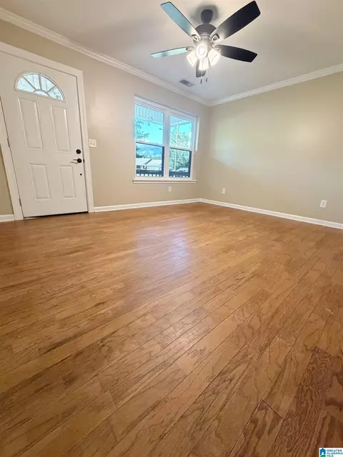 Living - 137 Randall Cir, Clanton, AL 35045 photo 2 of 2