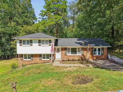 1525 4th St NW, Center Point, AL 35215