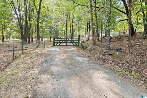 Exterior - 2516 Red Valley Rd, Remlap, AL 35133 photo 3 of 7