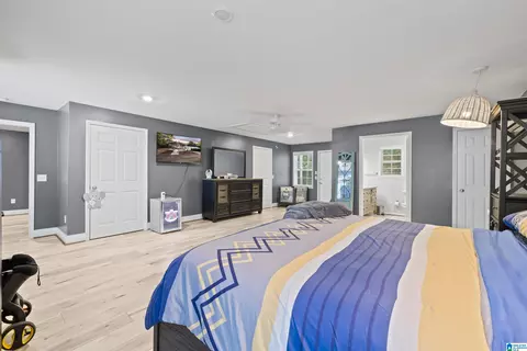 Bedroom - 2516 Red Valley Rd, Remlap, AL 35133 photo 2 of 7