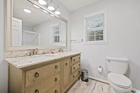 Bath - 2516 Red Valley Rd, Remlap, AL 35133 photo 1 of 4
