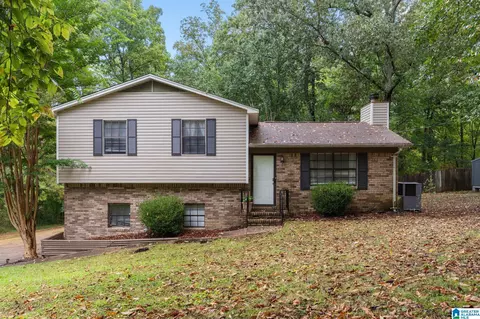 1152 Oak Creek Trl NE, Birmingham, AL 35215