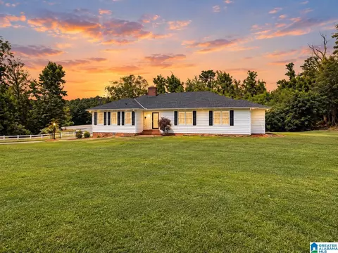 404 6th St NE, Jacksonville, AL 36265