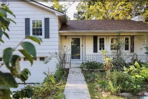 1026 Kings Forest Dr, Leeds, AL 35094