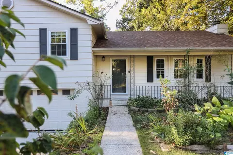 1026 Kings Forest Dr, Leeds, AL 35094