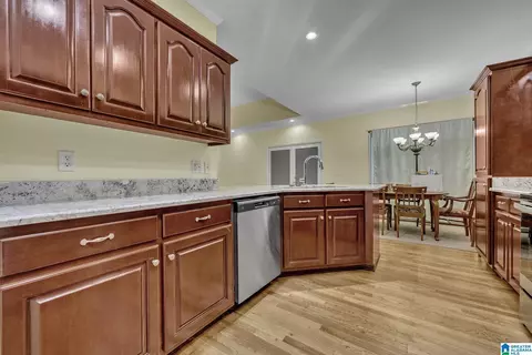 Kitchen - 2558 Rolling Meadows Dr, Jasper, AL 35503 photo 2 of 4