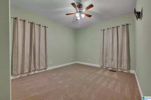 Bedroom - 2558 Rolling Meadows Dr, Jasper, AL 35503 photo 4 of 4