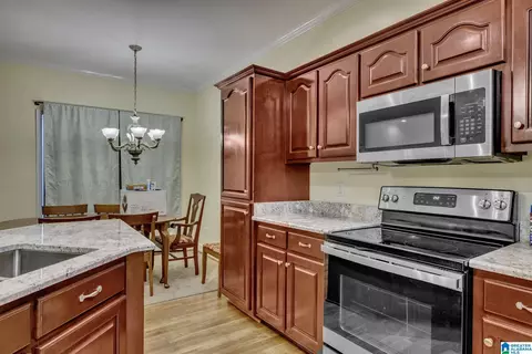 Kitchen - 2558 Rolling Meadows Dr, Jasper, AL 35503 photo 4 of 4