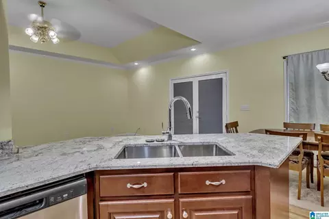 Kitchen - 2558 Rolling Meadows Dr, Jasper, AL 35503 photo 3 of 4
