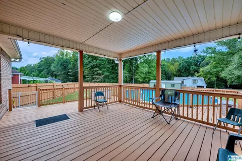 Exterior - 2558 Rolling Meadows Dr, Jasper, AL 35503 photo 3 of 7