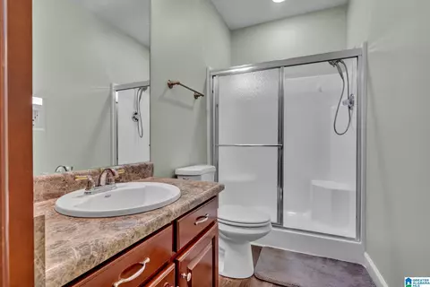 Bath - 2558 Rolling Meadows Dr, Jasper, AL 35503 photo 1 of 1