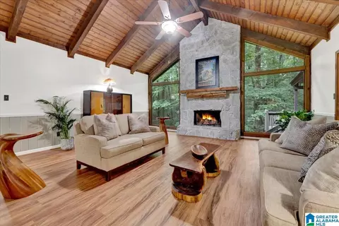 737 Bailey Brook Cir, Birmingham, AL 35244