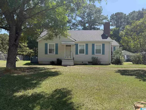 660 Pinecrest Dr, Childersburg, AL 35044