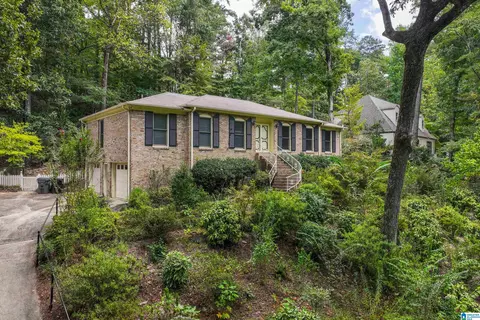 1508 Blind Brook Ln, Vestavia Hills, AL 35216