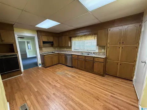 Kitchen - 44 Crosswinds Dr, Parrish, AL 35580 photo 2 of 2