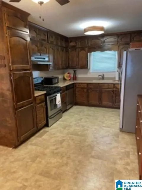 Kitchen - 120 Hendrix St, Oneonta, AL 35121 photo 1 of 1
