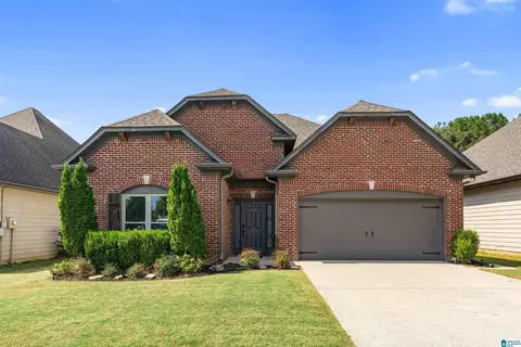 1077 Avalon Dr, Moody, AL 35004