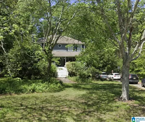 302 Oak Leaf Cir, Hoover, AL 35244