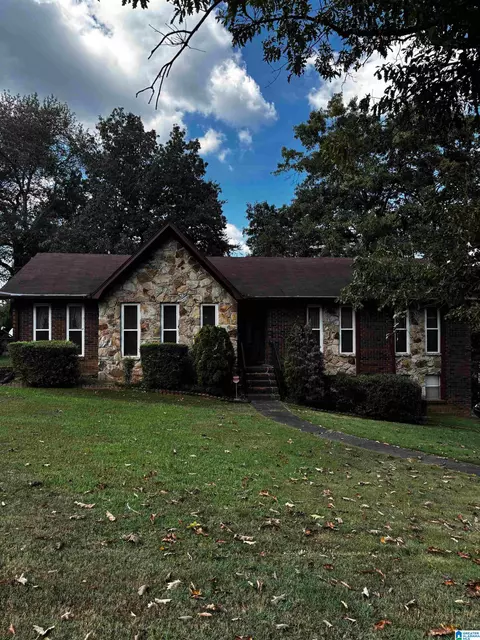 638 Loretta Dr, Birmingham, AL 35214