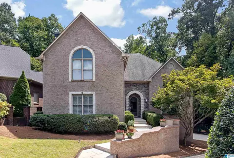 1712 Wickingham Cv, Vestavia, AL 35243