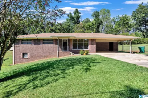 104 6th St, Pleasant Grove, AL 35127