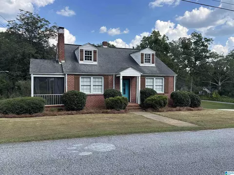 332 Roberts St, Wadley, AL 36276