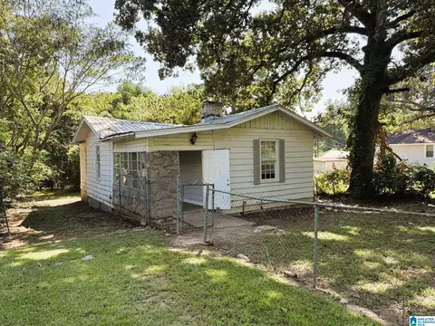 324 Railroad Ave, Adamsville, AL 35005