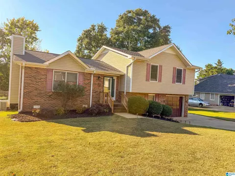 1205 SW Derek Dr, Jacksonville, AL 36265