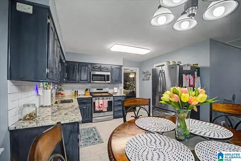 Kitchen - 7 Meadowview Cir, Jasper, AL 35501 photo 4 of 4