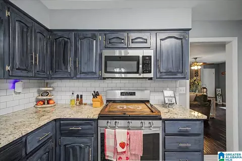 Kitchen - 7 Meadowview Cir, Jasper, AL 35501 photo 3 of 4
